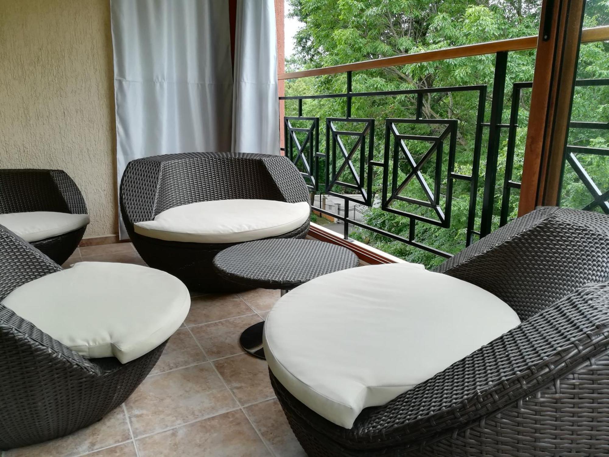 Sunrise Complex Apartments Zlatni pjasătsi Eksteriør bilde