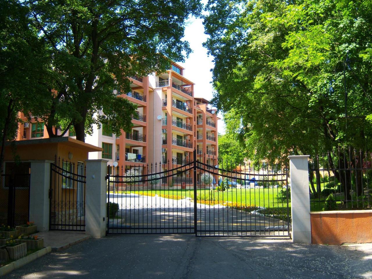 Sunrise Complex Apartments Zlatni pjasătsi Eksteriør bilde
