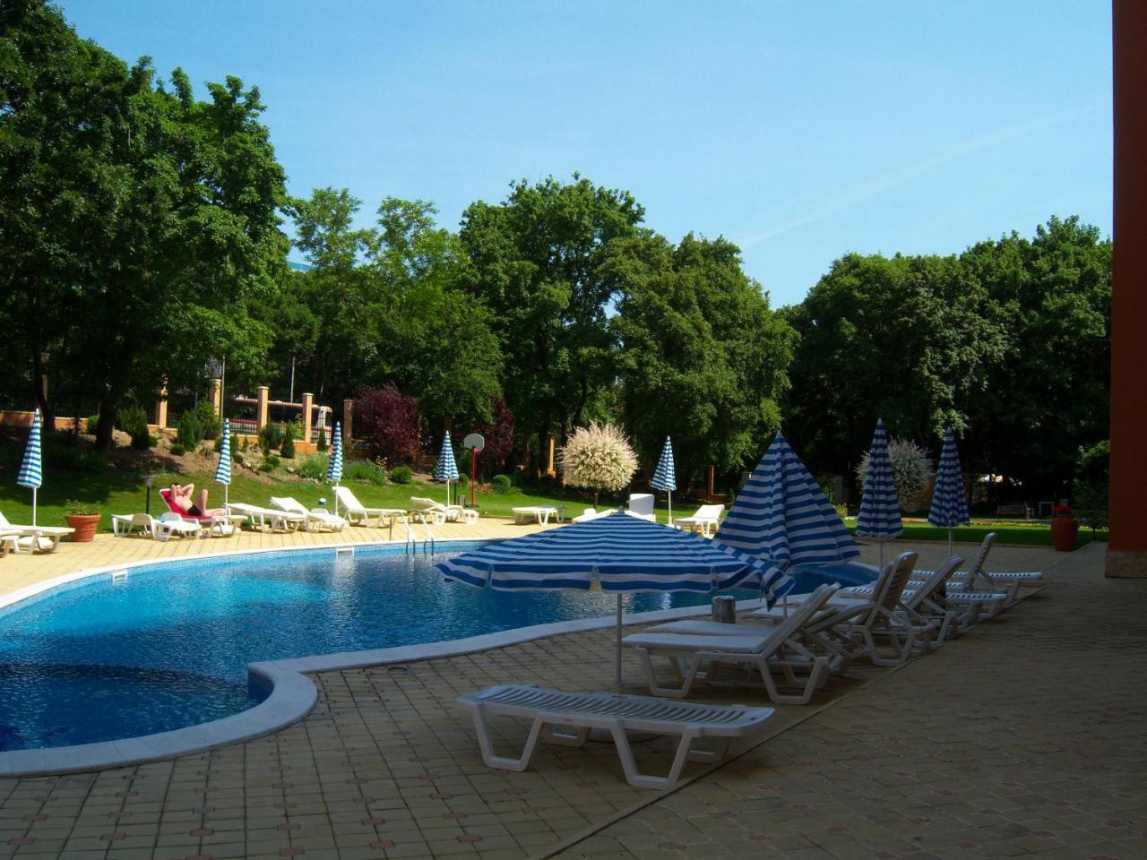 Sunrise Complex Apartments Zlatni pjasătsi Eksteriør bilde